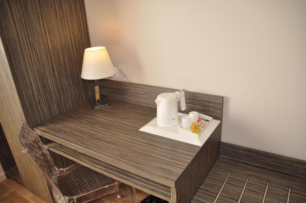 Hotel Caiman Pierrelatte Bilik gambar